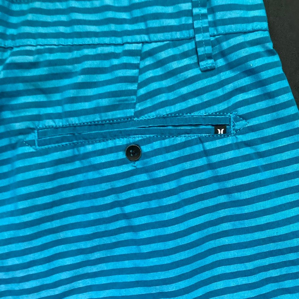Hurley stripped board shorts size 32 - Picture 5 of 5